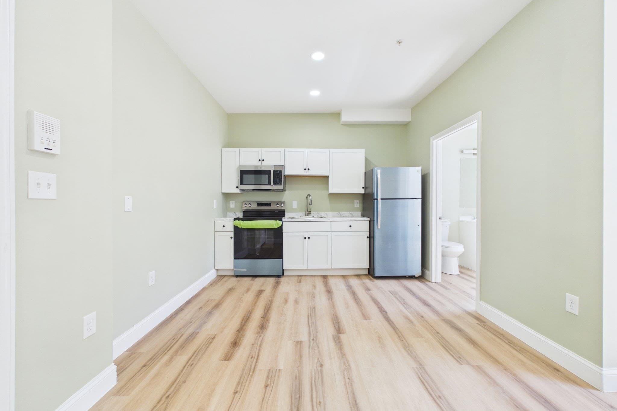 5-9 Family at 110 Eighth Street, New Bedford MA 02740, New Bedford, photo 35 of 40
