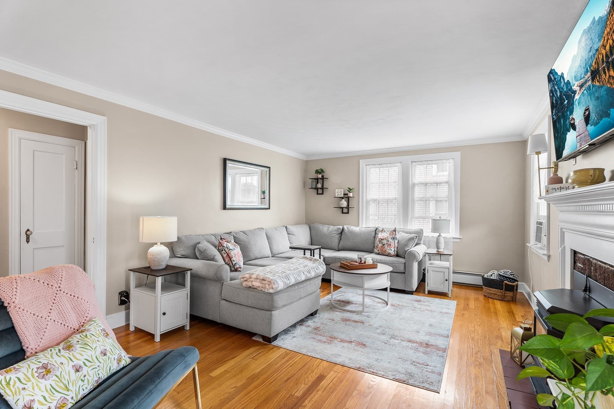 Single Family Residence at 403 June St, Worcester MA 01602, Worcester, photo 3 of 33