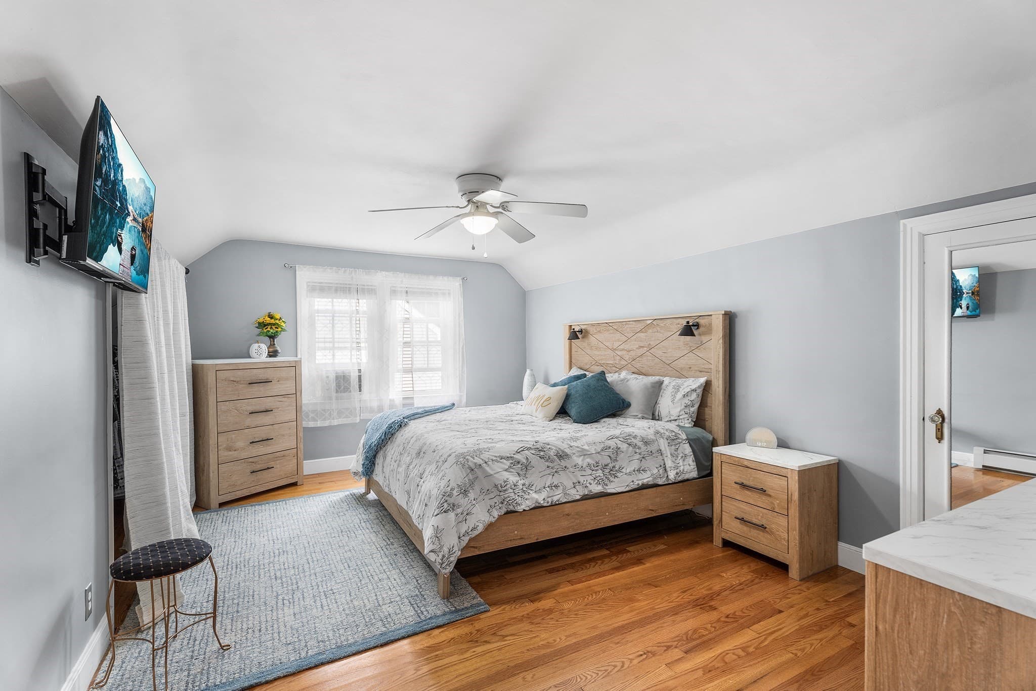 Single Family Residence at 403 June St, Worcester MA 01602, Worcester, photo 19 of 33