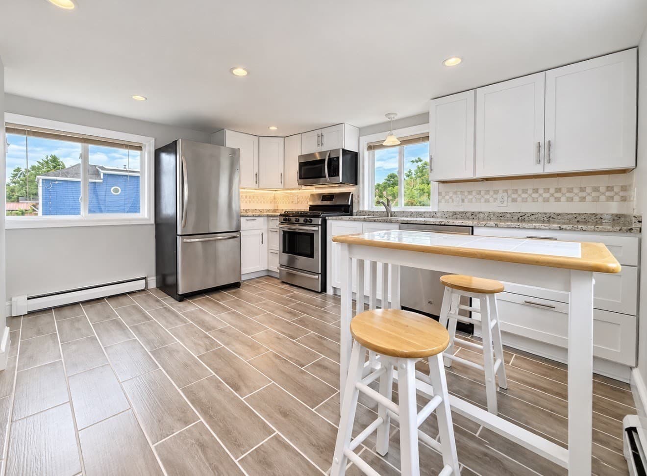 Single Family Residence at 298 Onset Ave, Wareham MA 02558, Wareham, photo 6 of 16