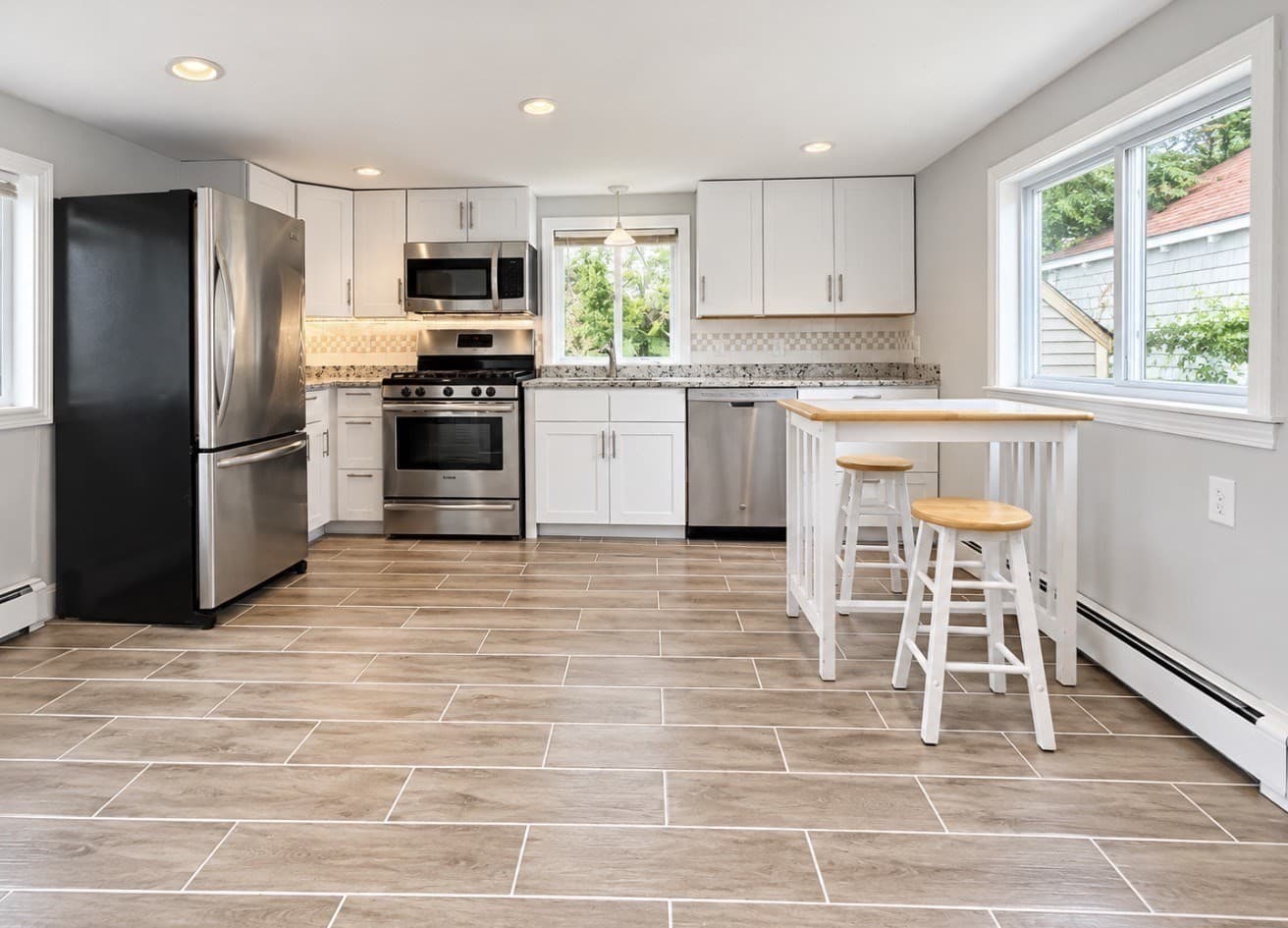 Single Family Residence at 298 Onset Ave, Wareham MA 02558, Wareham, photo 5 of 16