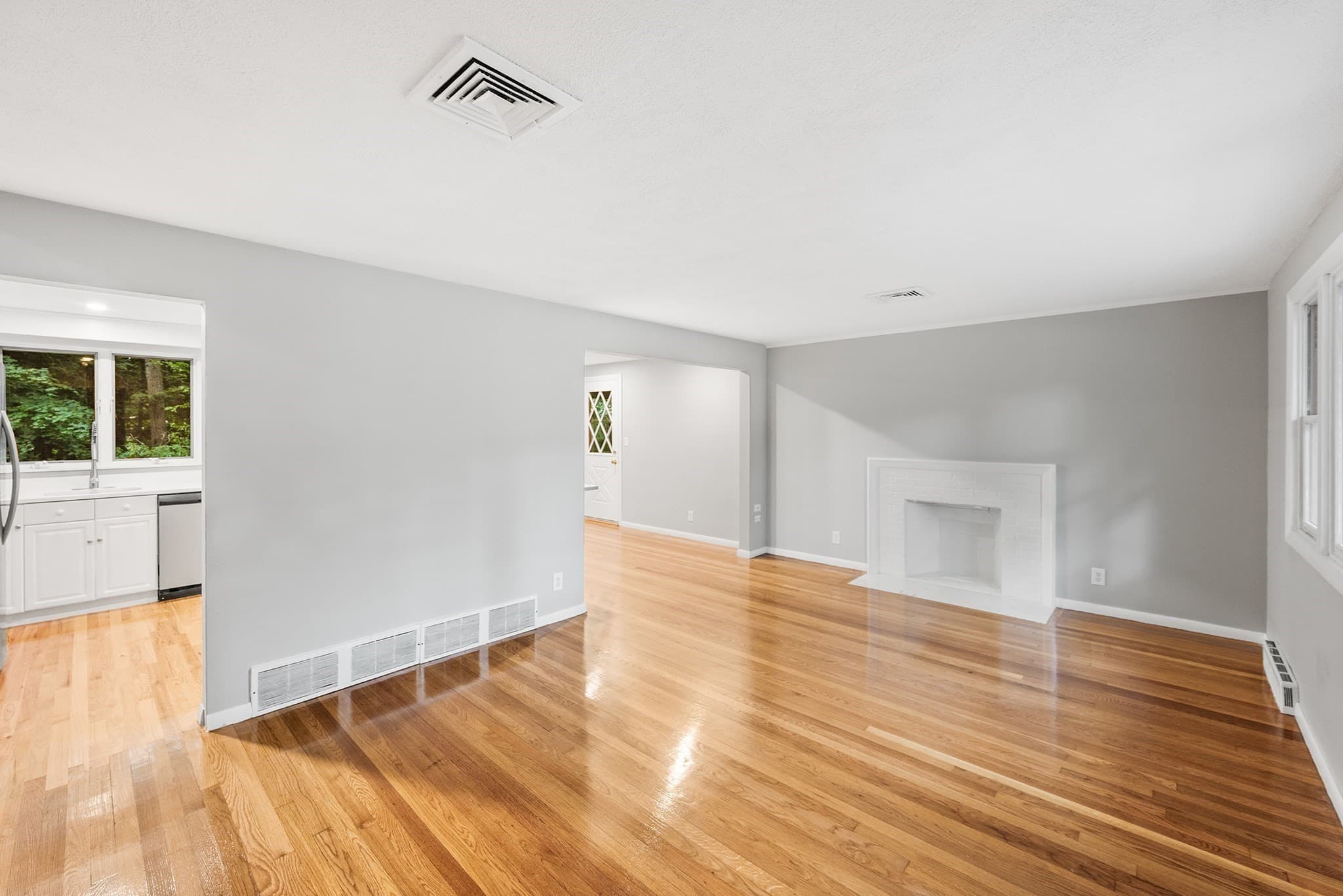 Single Family Residence at 23 Poplar St, Sudbury MA 01776, Sudbury, photo 5 of 32