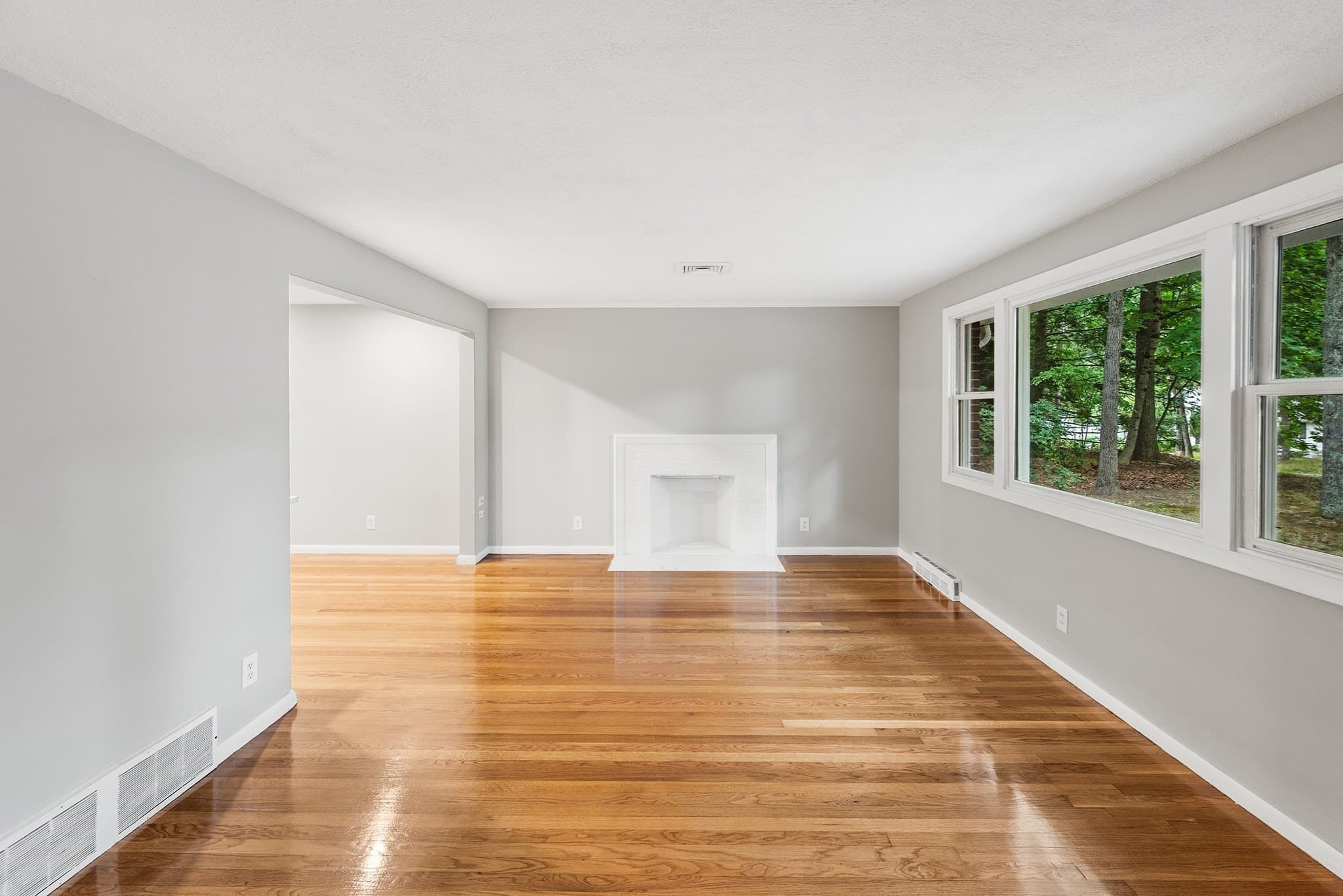 Single Family Residence at 23 Poplar St, Sudbury MA 01776, Sudbury, photo 4 of 32