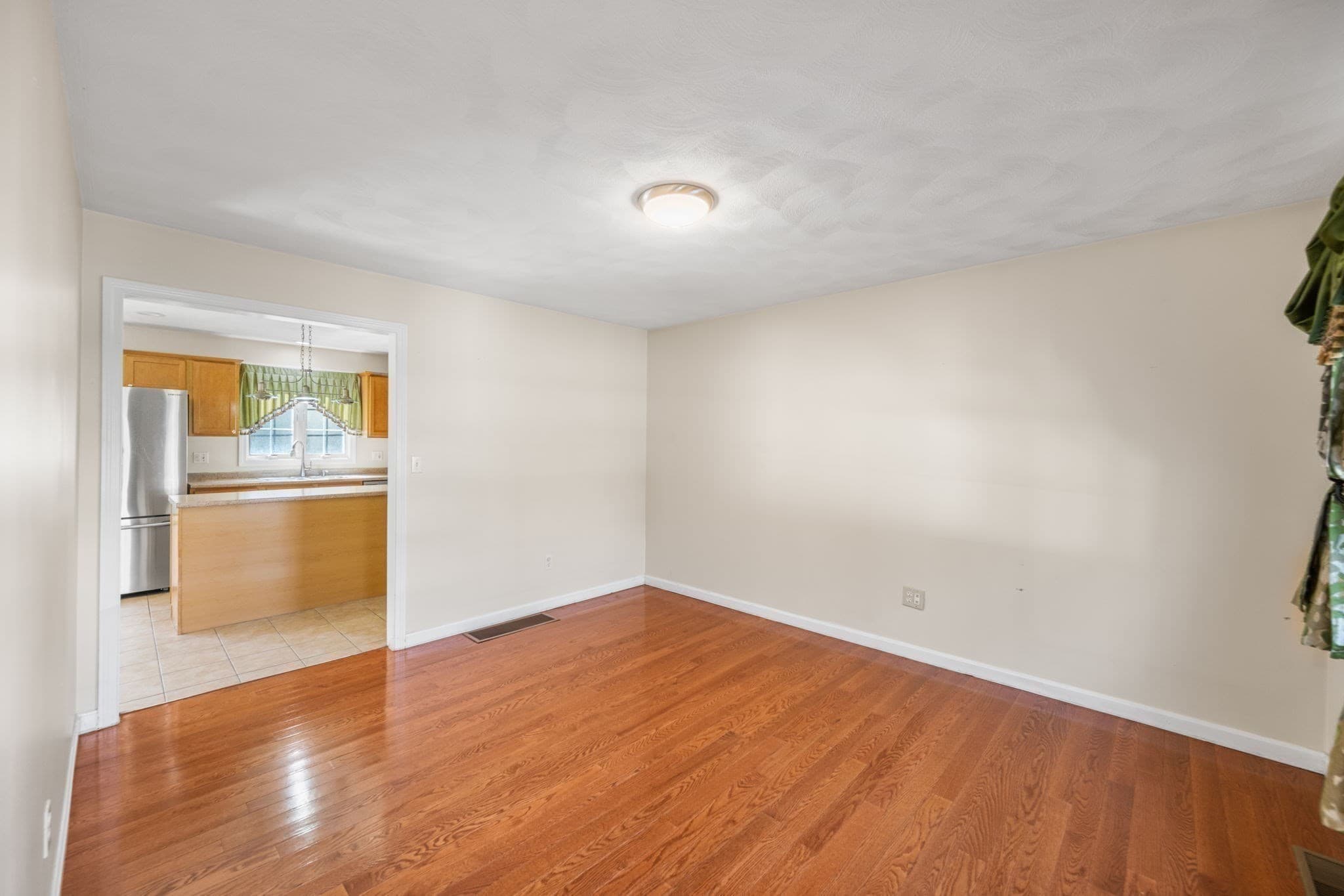Single Family Residence at 388 Varnum Ave, Lowell MA 01854, Lowell, photo 16 of 35
