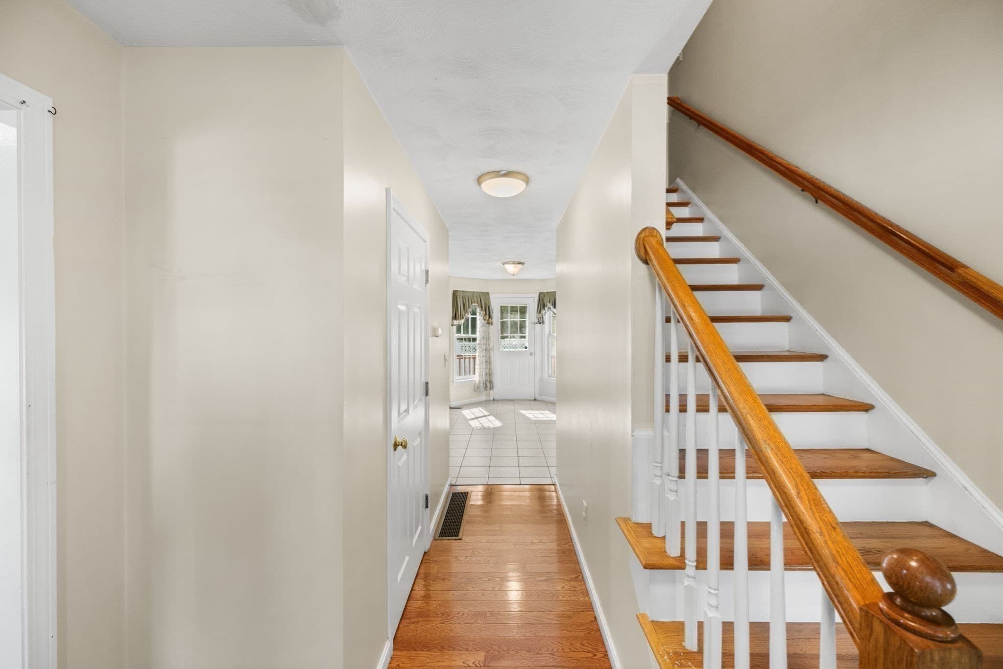 Single Family Residence at 388 Varnum Ave, Lowell MA 01854, Lowell, photo 10 of 35