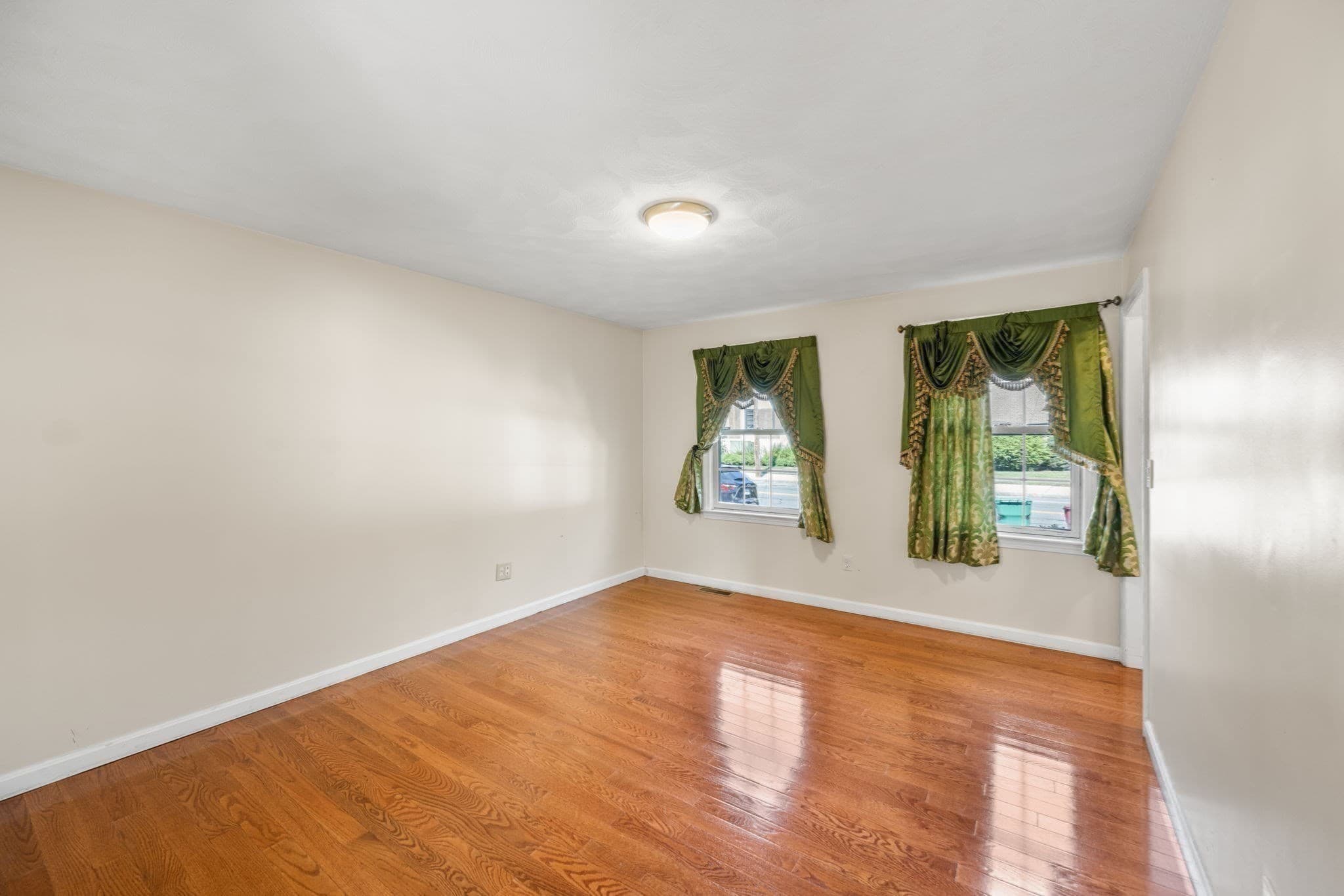 Single Family Residence at 388 Varnum Ave, Lowell MA 01854, Lowell, photo 29 of 35