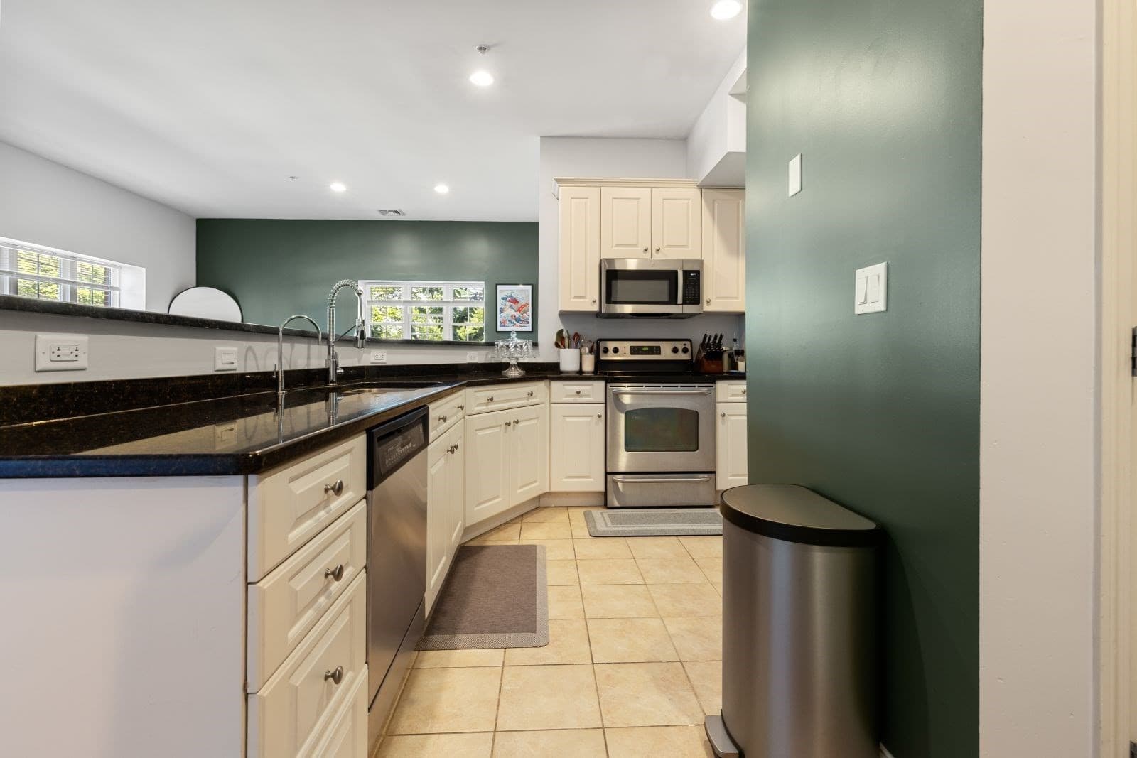 Condominium at 188 Summer St # 3, Weymouth MA 02188, Weymouth, photo 8 of 20