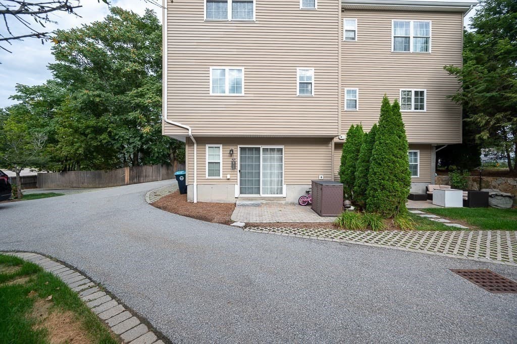 Condominium at 210 S Quinsigamond Ave # 2, Shrewsbury MA 01545, Shrewsbury, photo 27 of 39