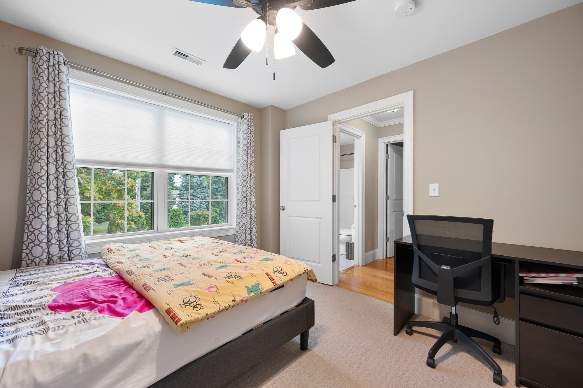 Condominium at 210 S Quinsigamond Ave # 2, Shrewsbury MA 01545, Shrewsbury, photo 19 of 39