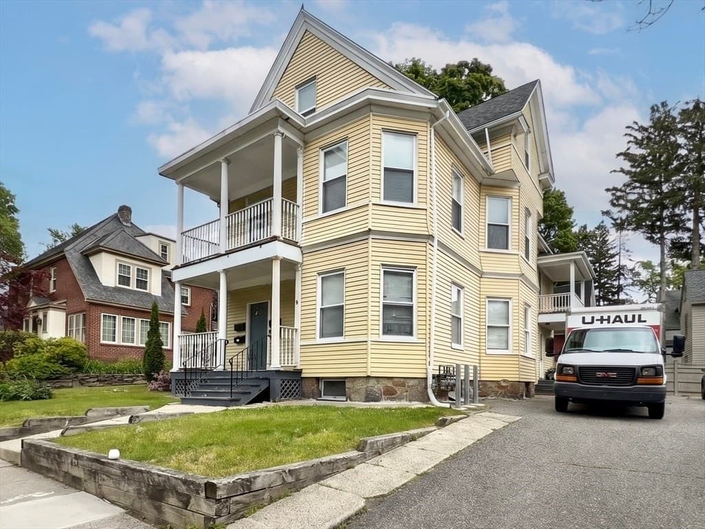 2 Haviland St, Worcester MA 01602