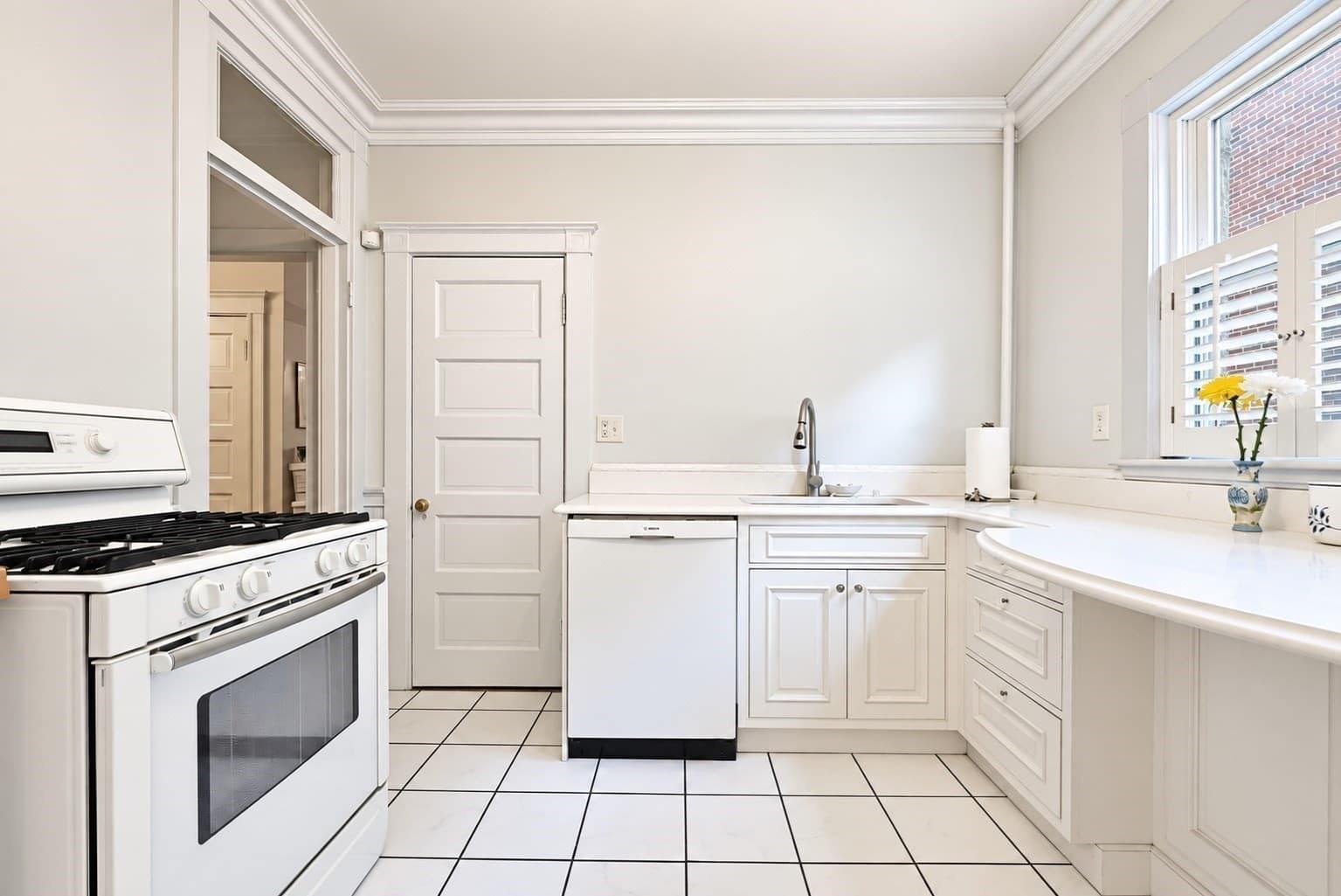 Condominium at 22 Centre St # 2, Cambridge MA 02139, Cambridge, photo 21 of 42