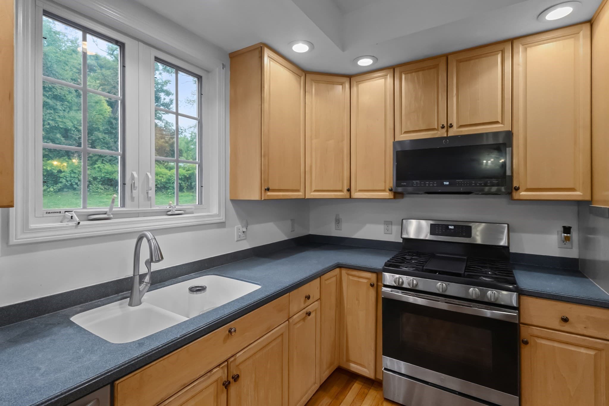 Single Family Residence at 352 Grafton St, Shrewsbury MA 01545, Shrewsbury, photo 5 of 42