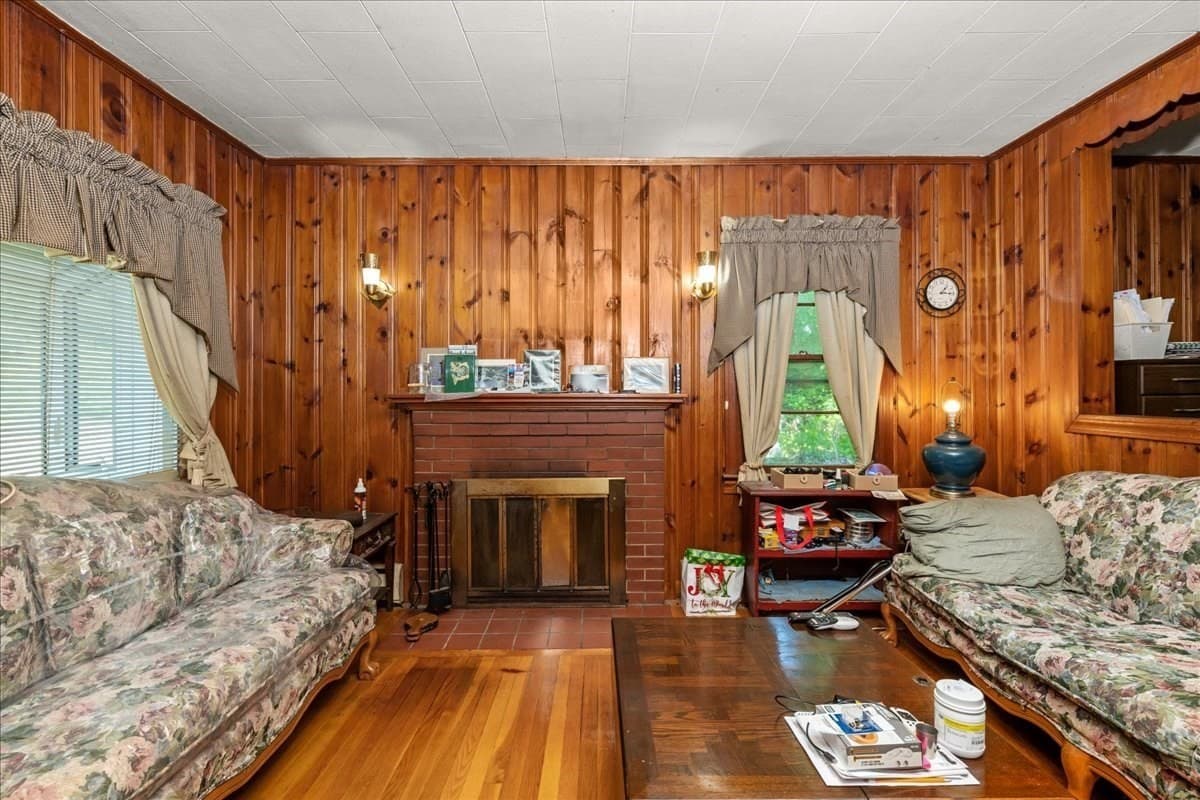 Single Family Residence at 15 Anglin Ln, Shrewsbury MA 01545, Shrewsbury, photo 6 of 40