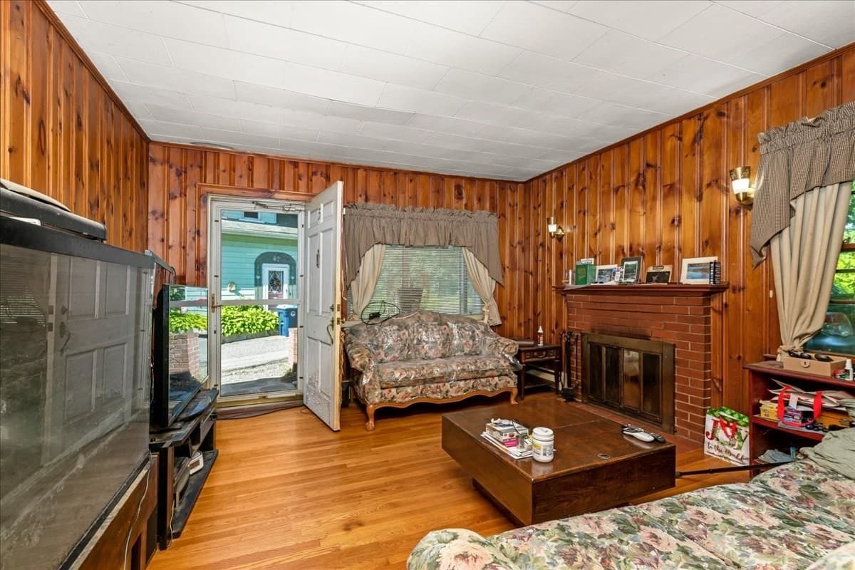 Single Family Residence at 15 Anglin Ln, Shrewsbury MA 01545, Shrewsbury, photo 5 of 40
