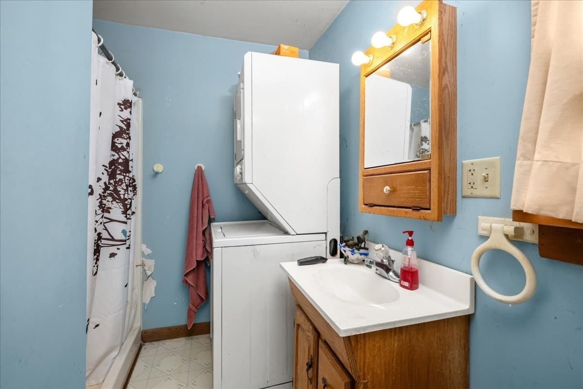 Single Family Residence at 15 Anglin Ln, Shrewsbury MA 01545, Shrewsbury, photo 14 of 40