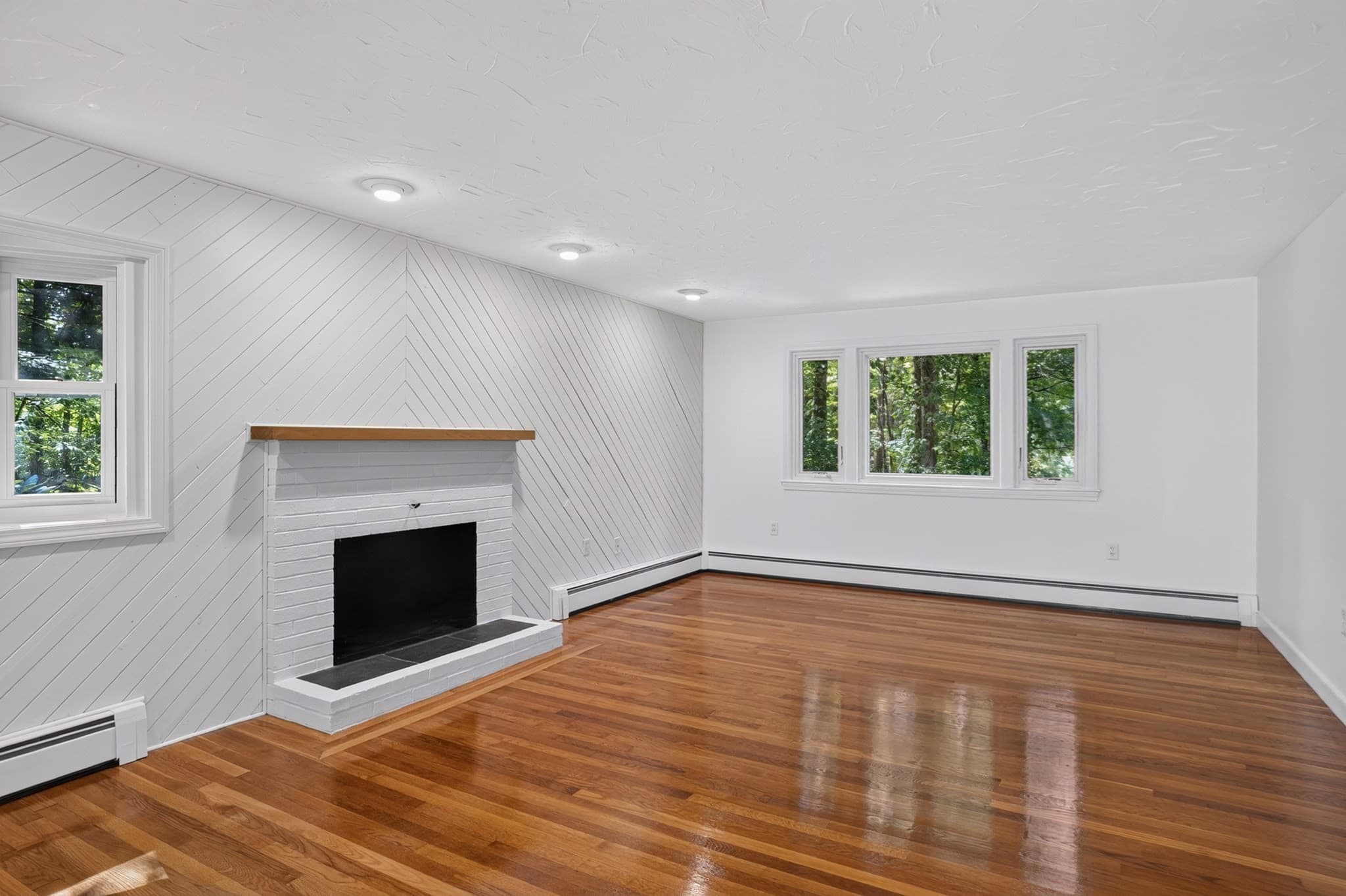 Single Family Residence at 22 Coolidge Cir, Northborough MA 01532, Northborough, photo 8 of 31