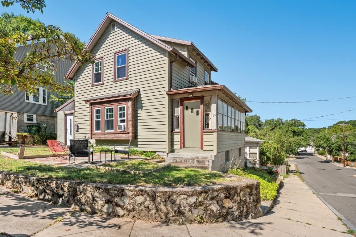 69 Foss St, Medford MA 02155