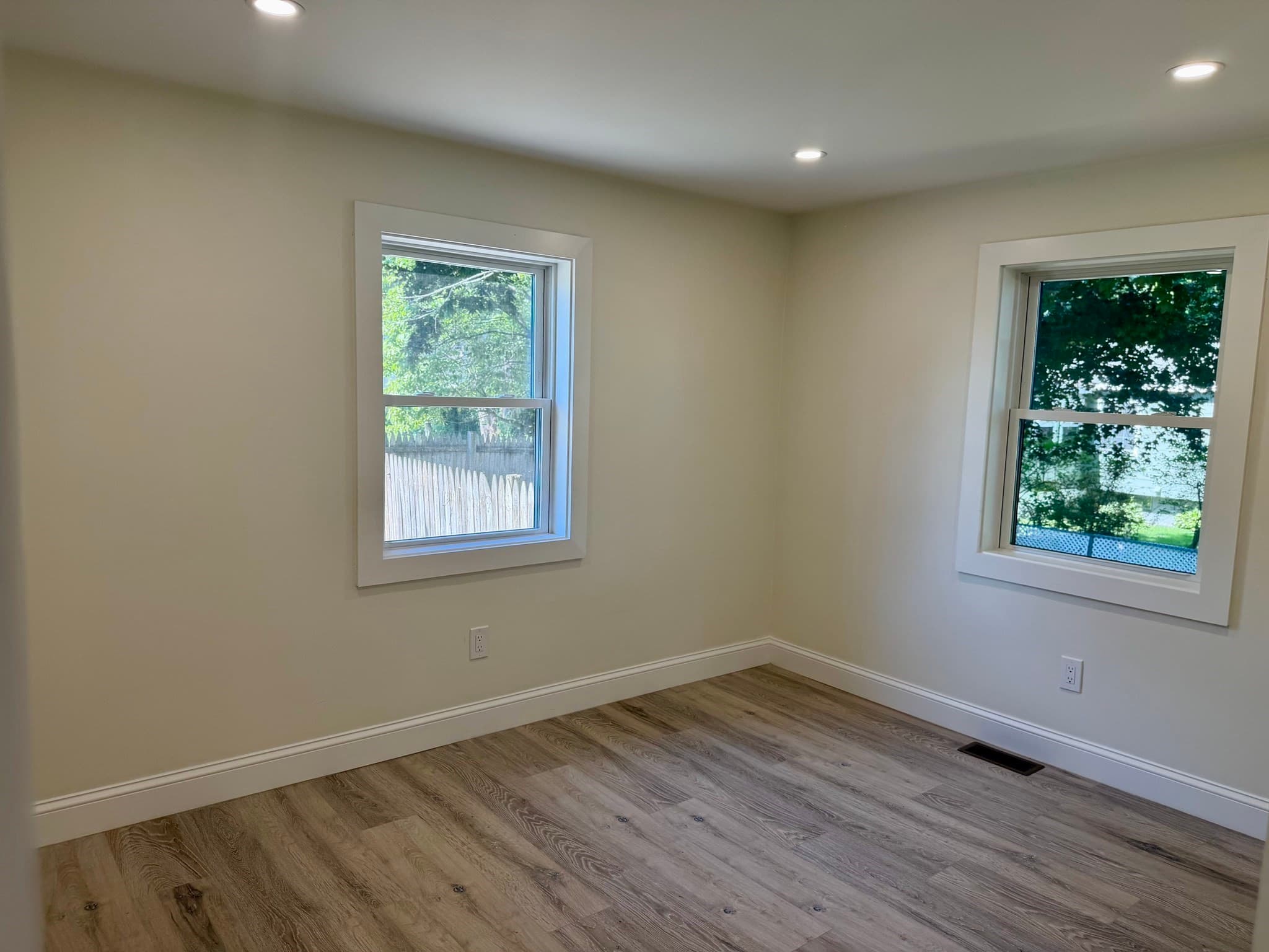 Single Family Residence at 37 Karen St, Lowell MA 01851, Lowell, photo 5 of 17