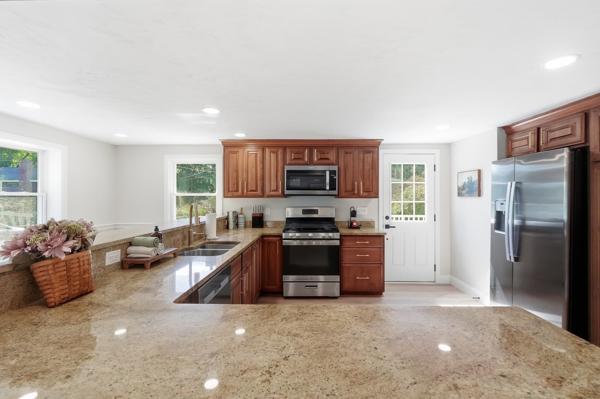 Single Family Residence at 98 Towne Way, Marshfield MA 02050, Marshfield, photo 14 of 41