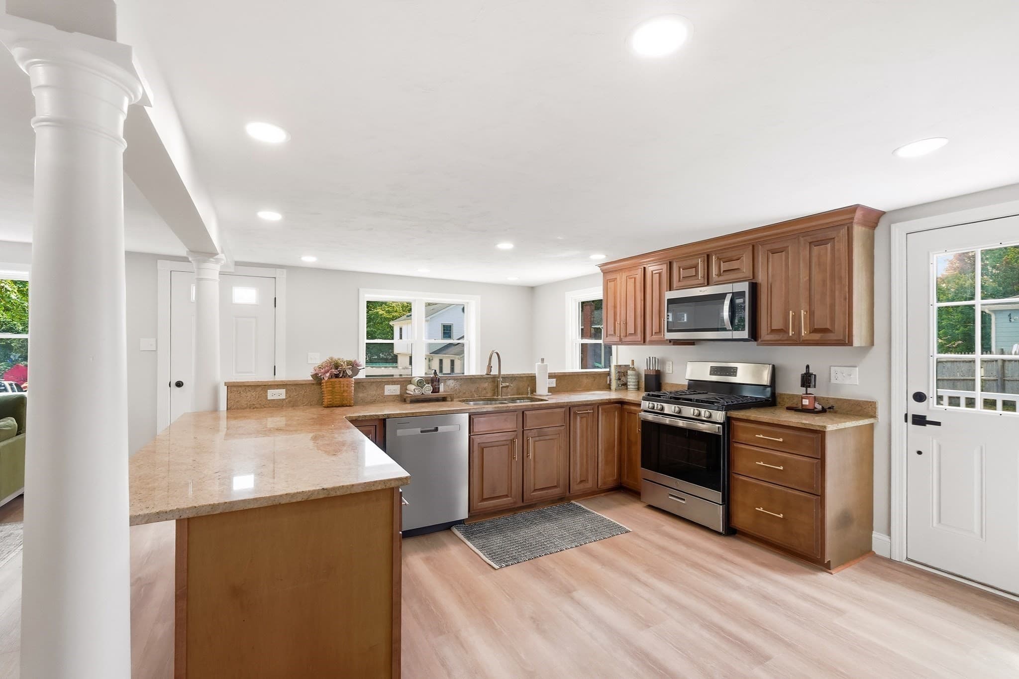 Single Family Residence at 98 Towne Way, Marshfield MA 02050, Marshfield, photo 11 of 41