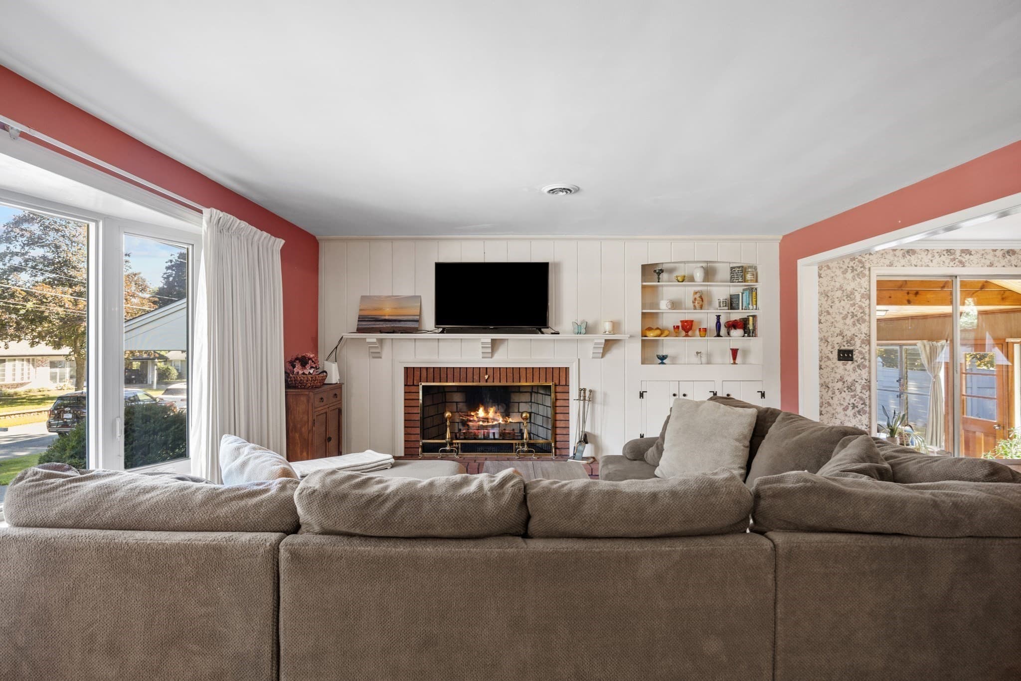 Single Family Residence at 122 Westwood Dr, Whitman MA 02382, Whitman, photo 12 of 36