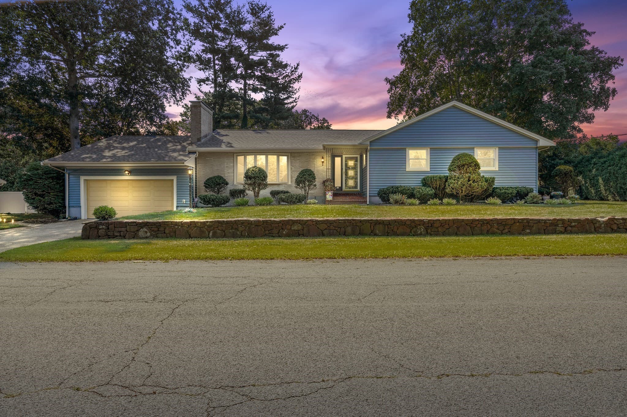 122 Westwood Dr, Whitman MA 02382