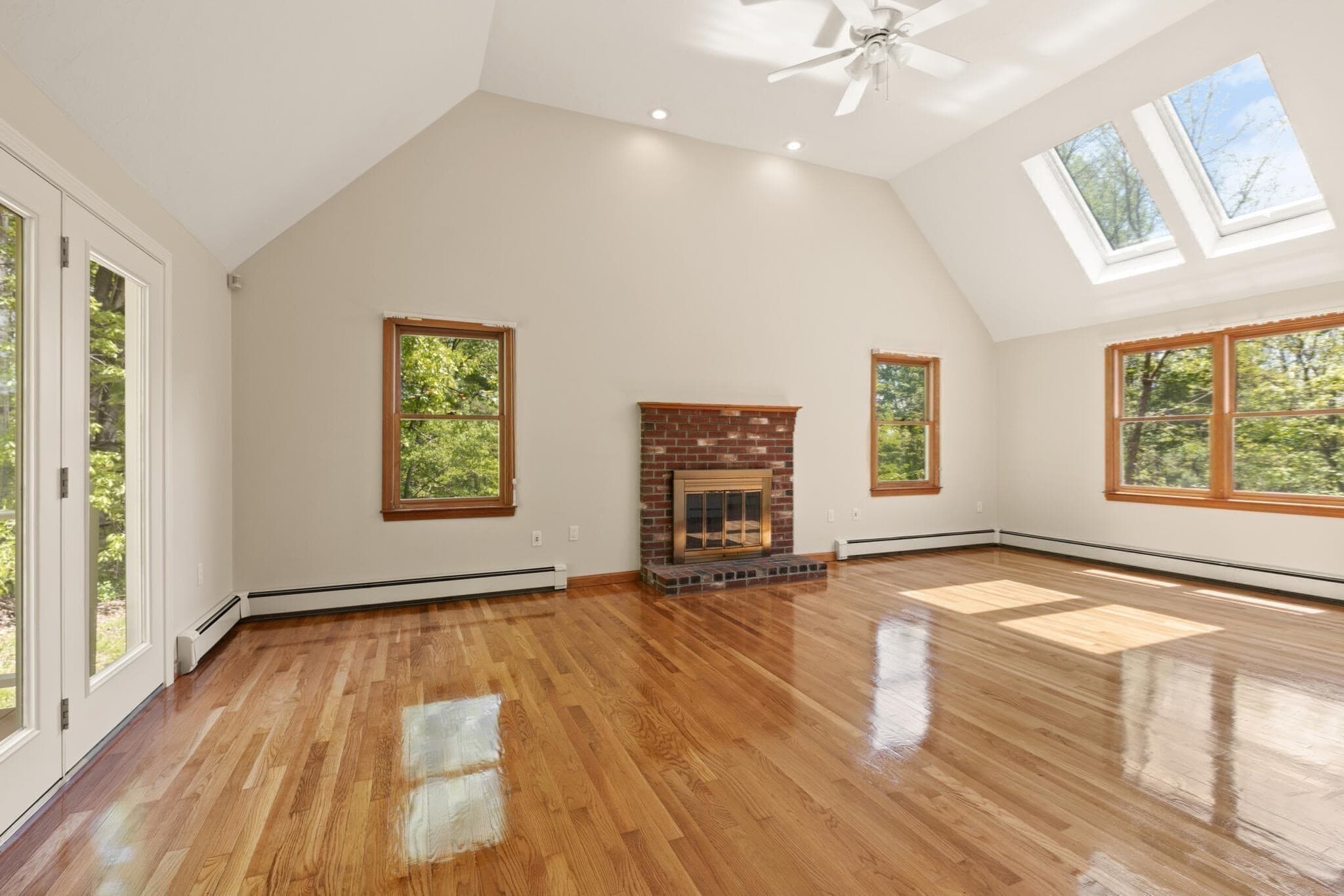 Single Family Residence at 10 Fairway Dr, Groton MA 01450, Groton, photo 13 of 42