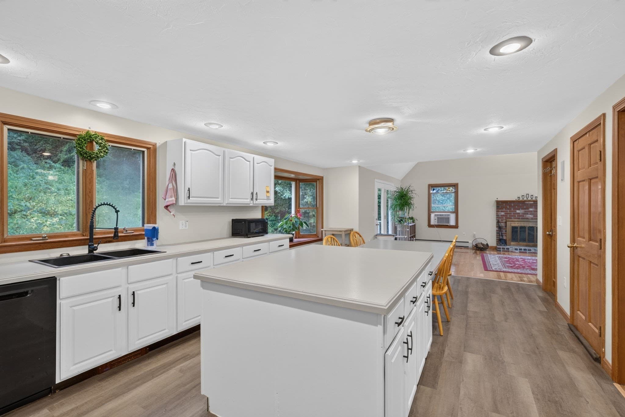 Single Family Residence at 10 Fairway Dr, Groton MA 01450, Groton, photo 12 of 42