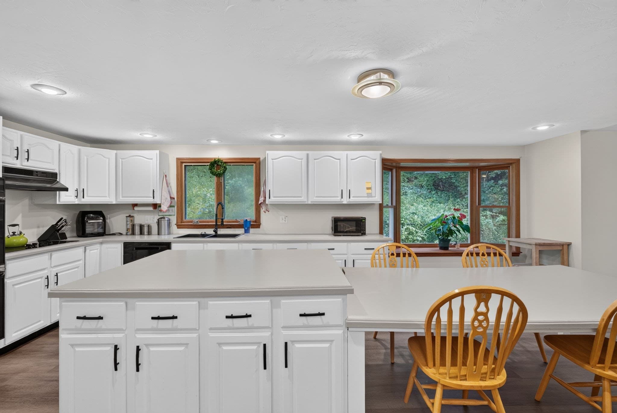 Single Family Residence at 10 Fairway Dr, Groton MA 01450, Groton, photo 10 of 42