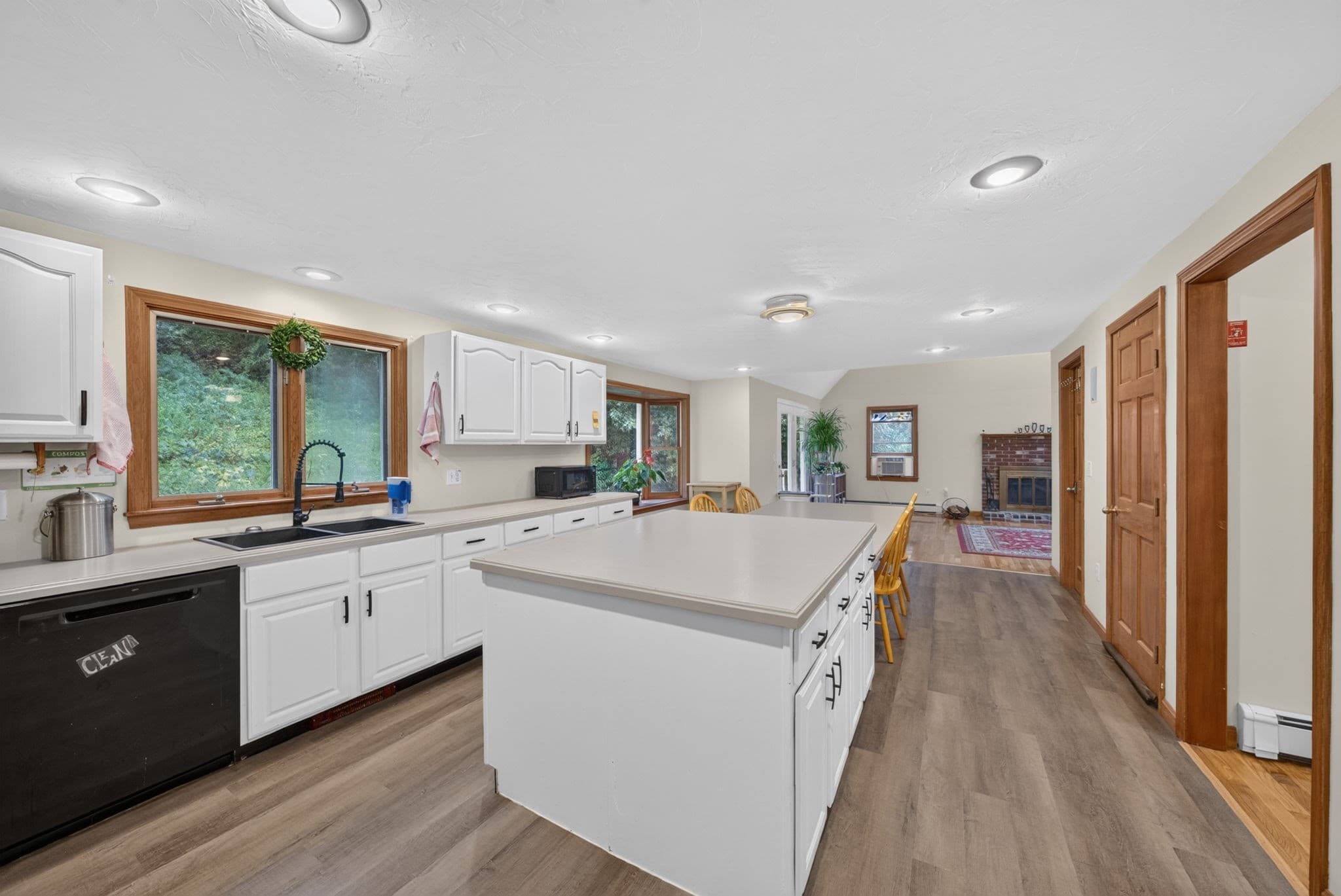 Single Family Residence at 10 Fairway Dr, Groton MA 01450, Groton, photo 8 of 42