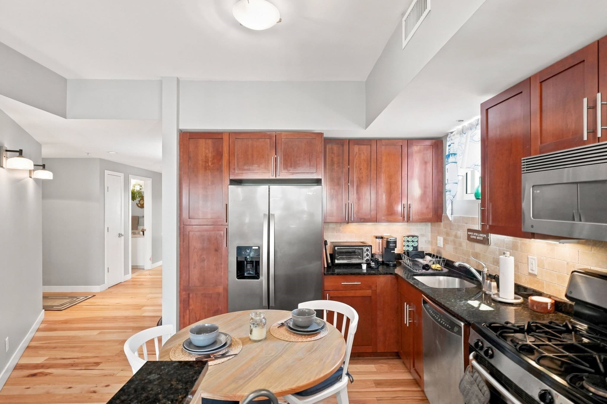 Condominium at 550 Pleasant St # 201, Winthrop MA 02152, Winthrop, photo 9 of 29