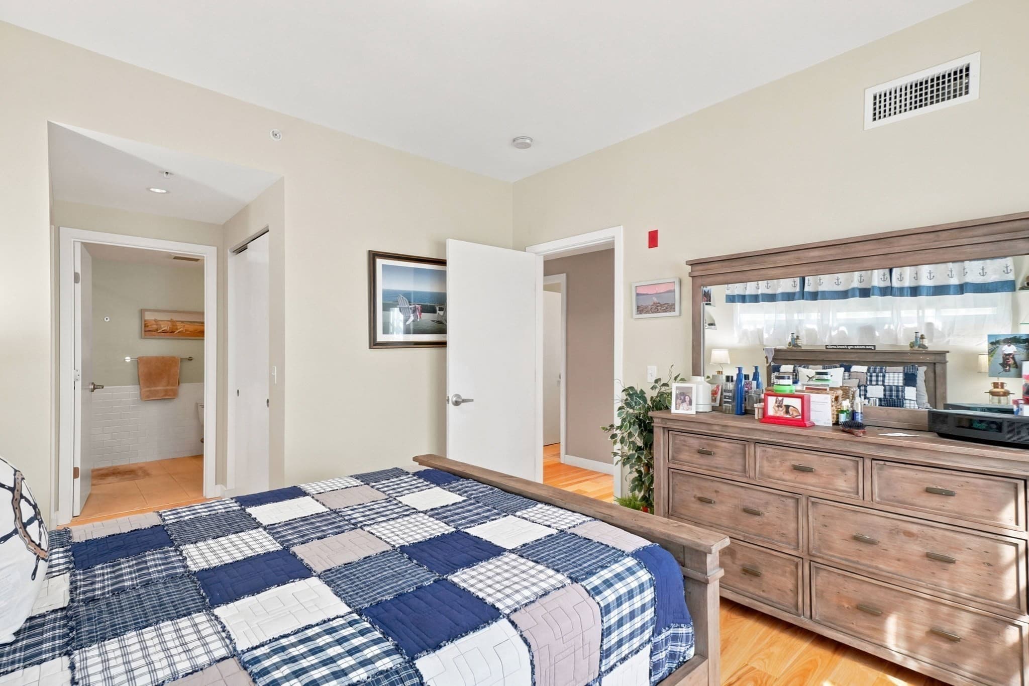 Condominium at 550 Pleasant St # 201, Winthrop MA 02152, Winthrop, photo 14 of 29