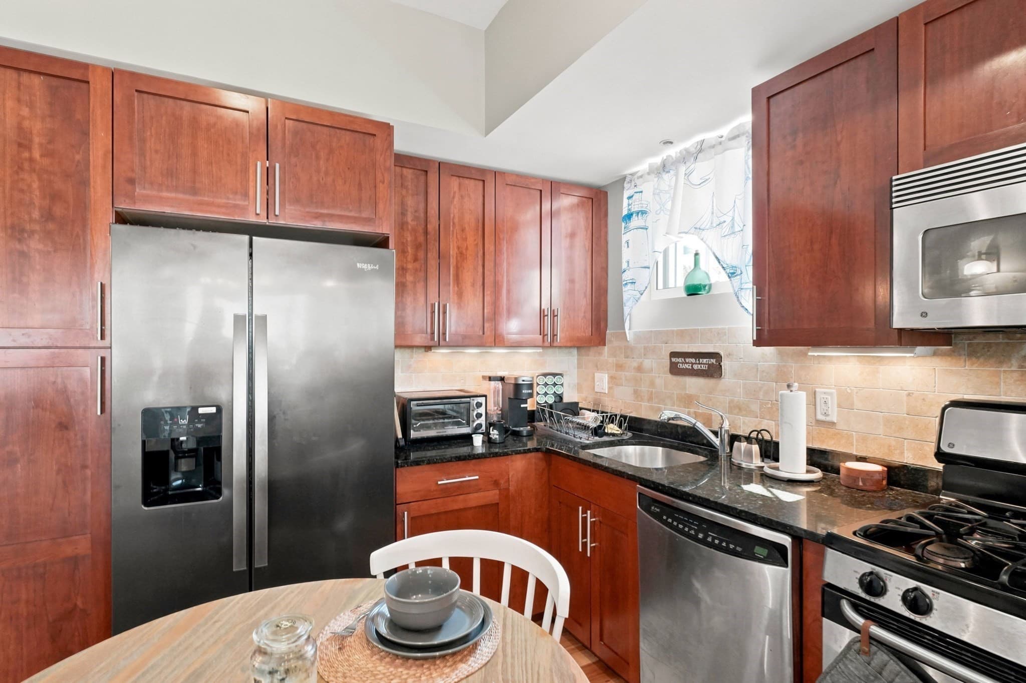 Condominium at 550 Pleasant St # 201, Winthrop MA 02152, Winthrop, photo 8 of 29