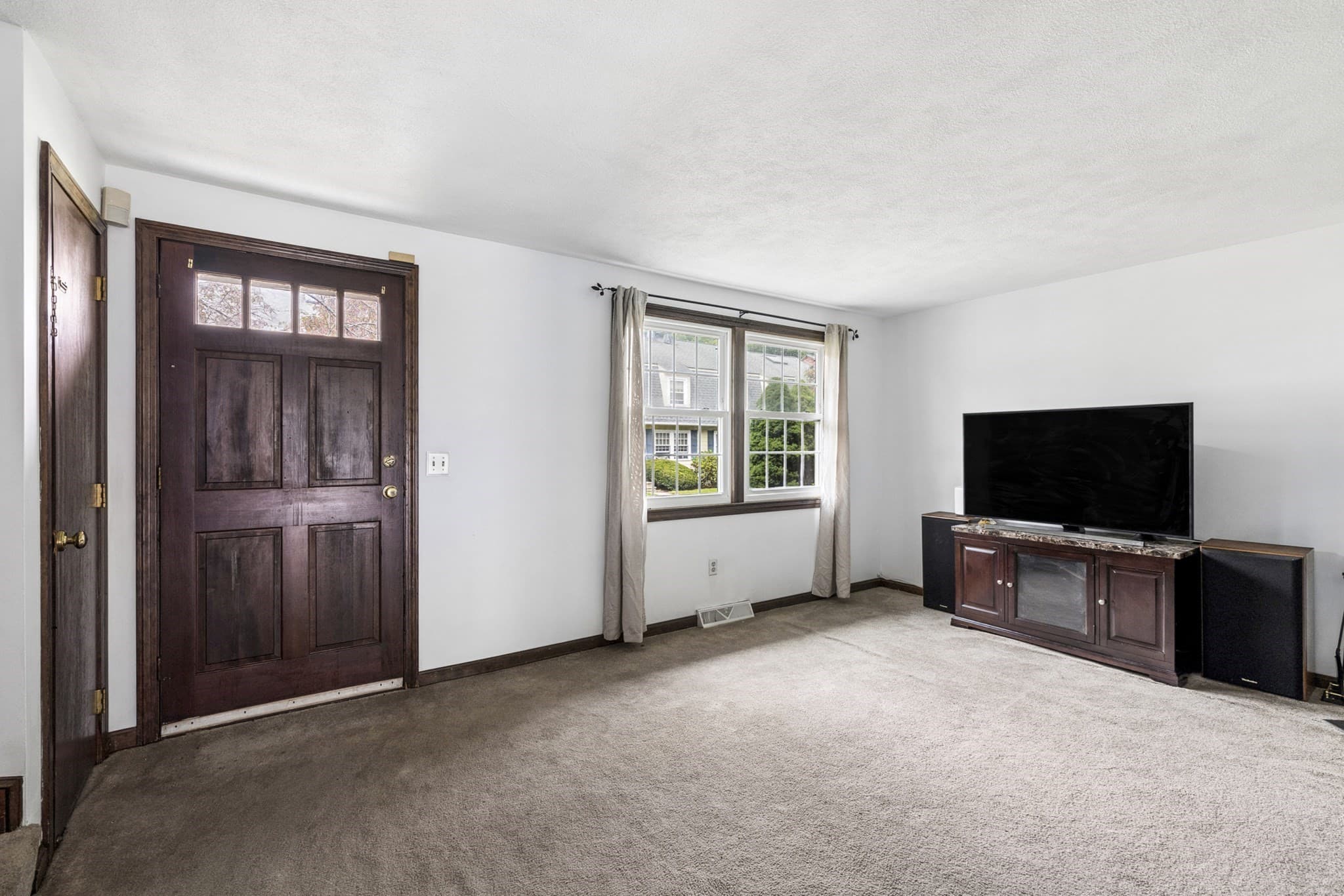 Condominium at 47 Prescott Dr # 47, Chelmsford MA 01863, Chelmsford, photo 5 of 37