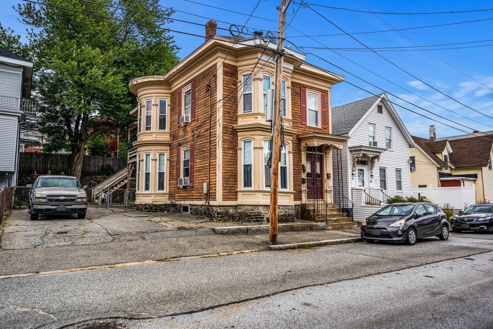 3 Family at 45 Varney St, Lowell MA 01854, Lowell, photo 2 of 39