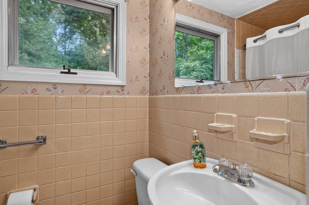 Single Family Residence at 801 Winter St, Holliston MA 01746, Holliston, photo 14 of 34