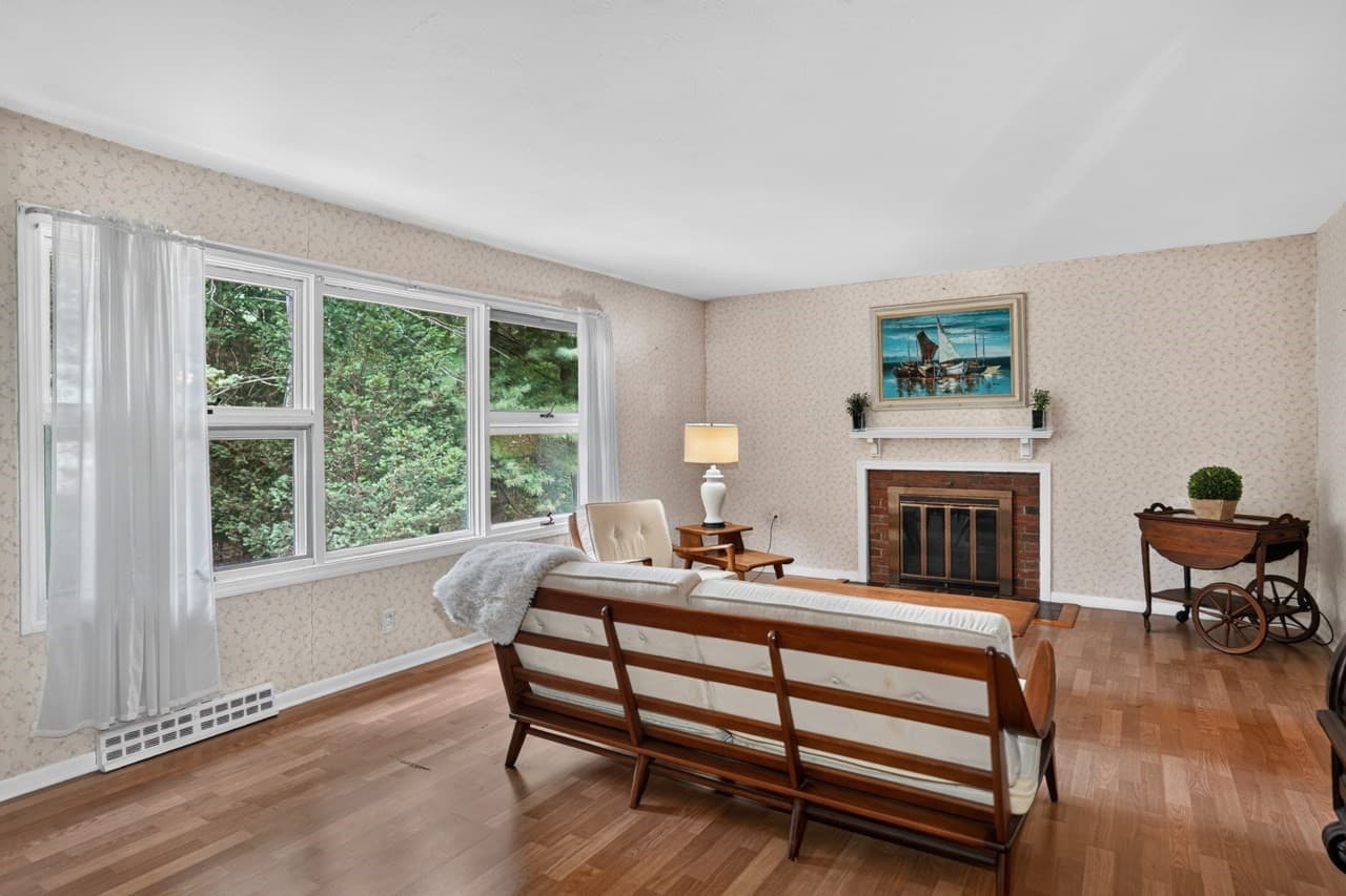 Single Family Residence at 801 Winter St, Holliston MA 01746, Holliston, photo 4 of 34