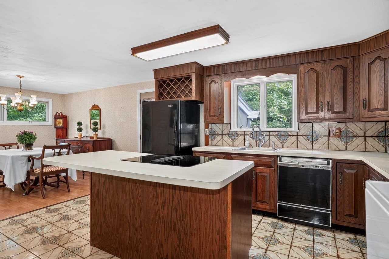 Single Family Residence at 801 Winter St, Holliston MA 01746, Holliston, photo 8 of 34
