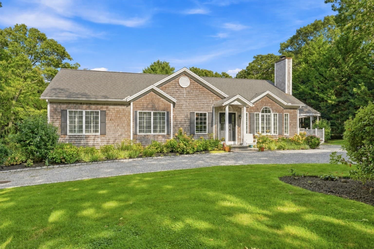 125 Mayflower Ln, Tisbury MA 02568