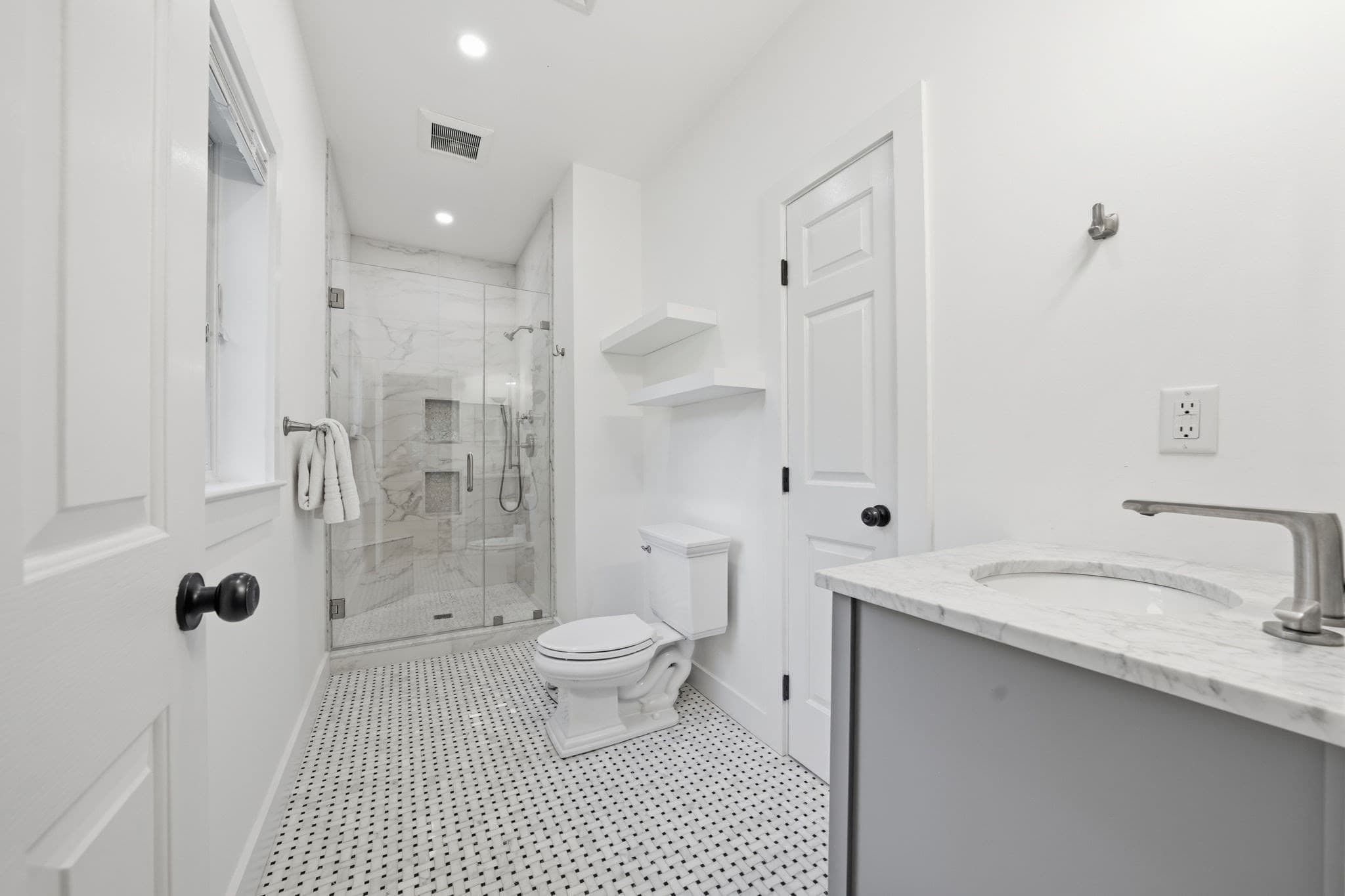 Single Family Residence at 125 Mayflower Ln, Tisbury MA 02568, photo 19 of 42