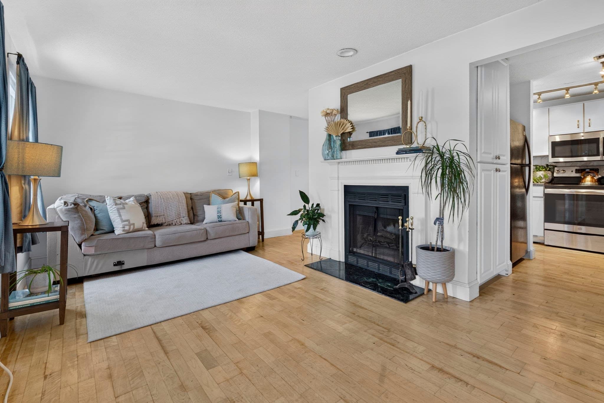 Condominium at 4 Rowells Ct # C, Amesbury MA 01913, Amesbury, photo 2 of 22