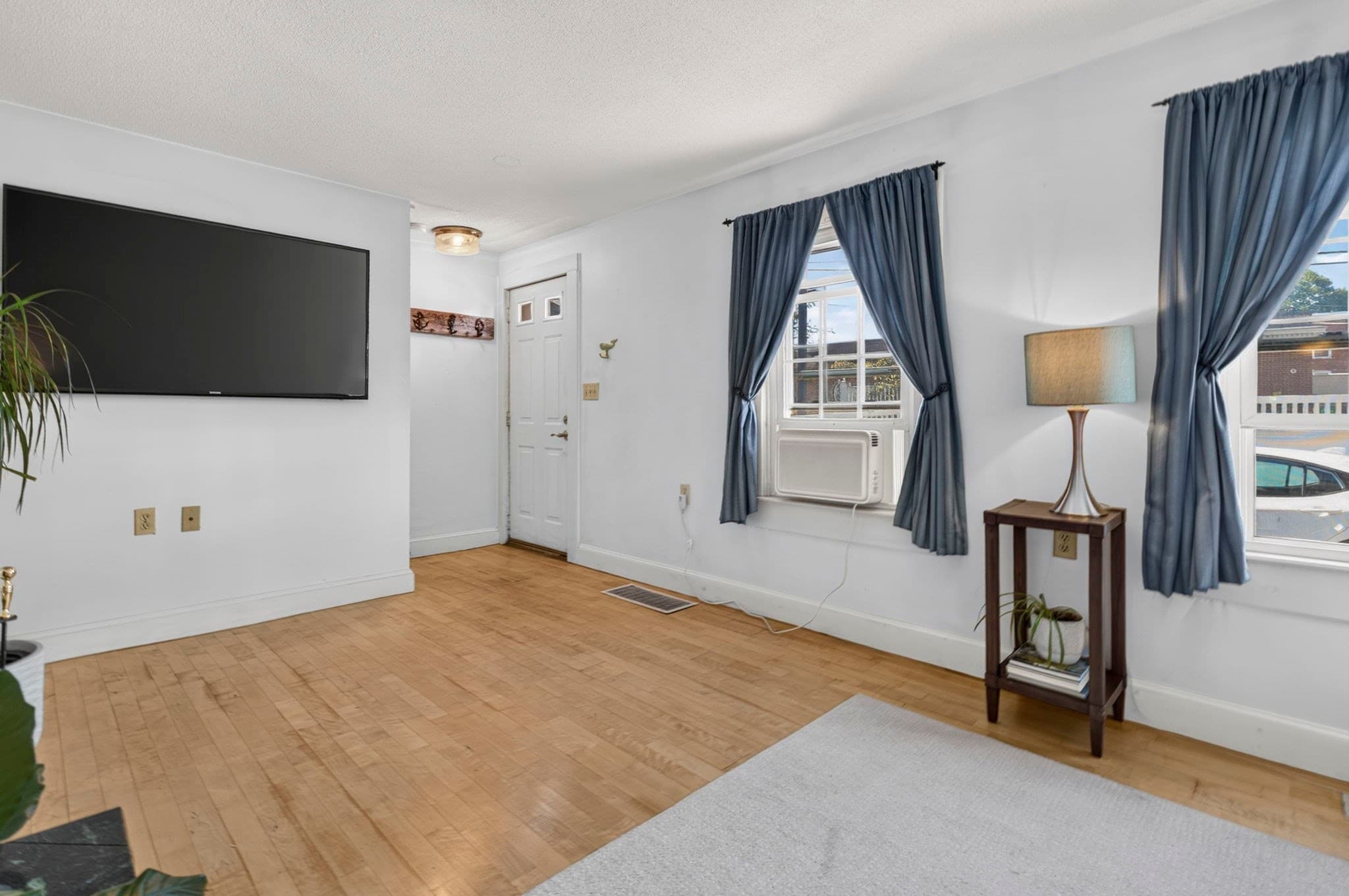 Condominium at 4 Rowells Ct # C, Amesbury MA 01913, Amesbury, photo 3 of 22