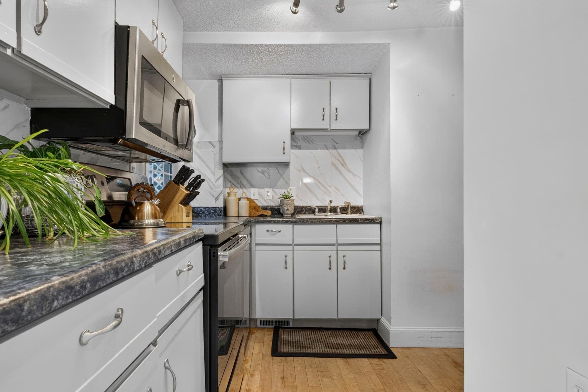 Condominium at 4 Rowells Ct # C, Amesbury MA 01913, Amesbury, photo 10 of 22