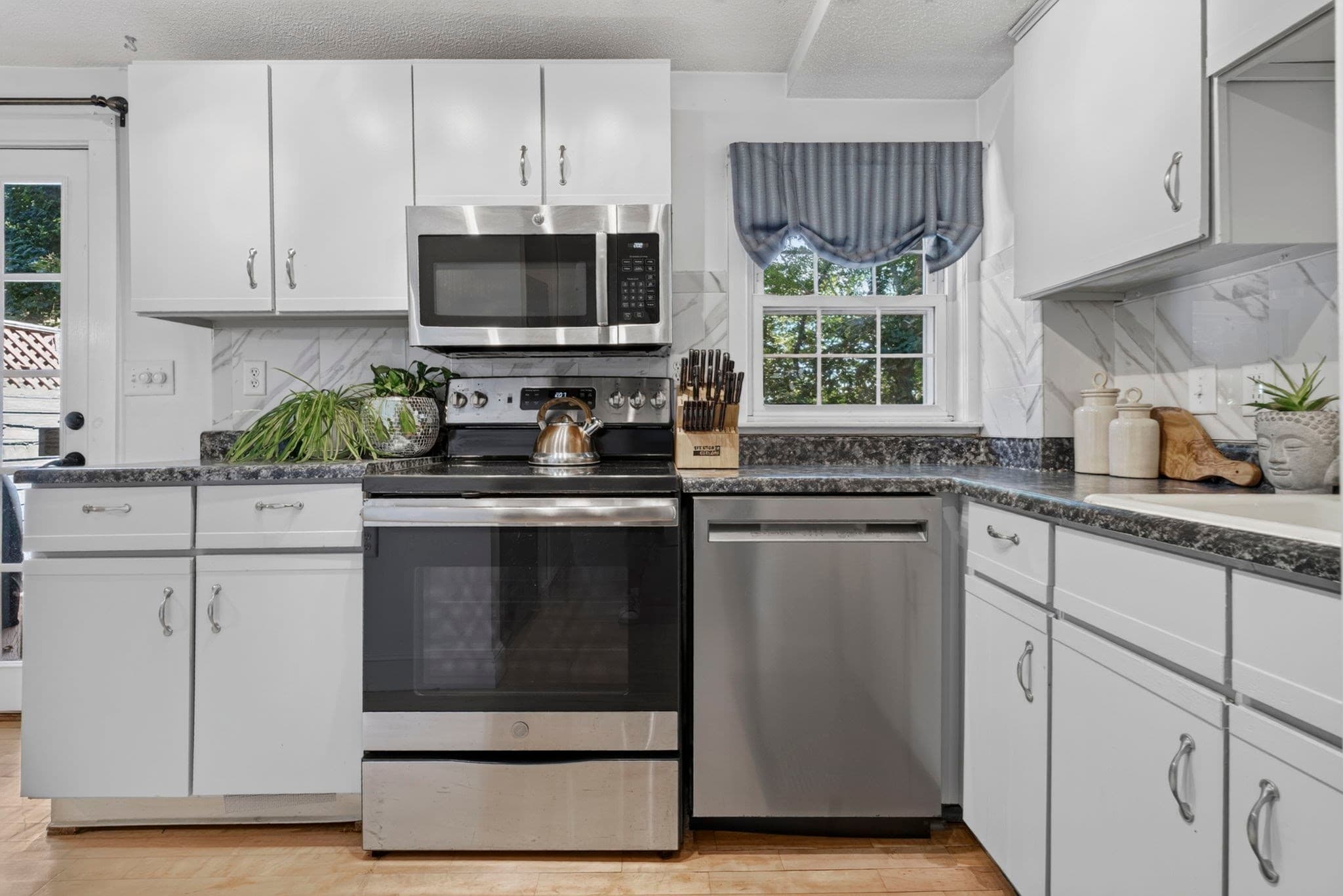 Condominium at 4 Rowells Ct # C, Amesbury MA 01913, Amesbury, photo 8 of 22
