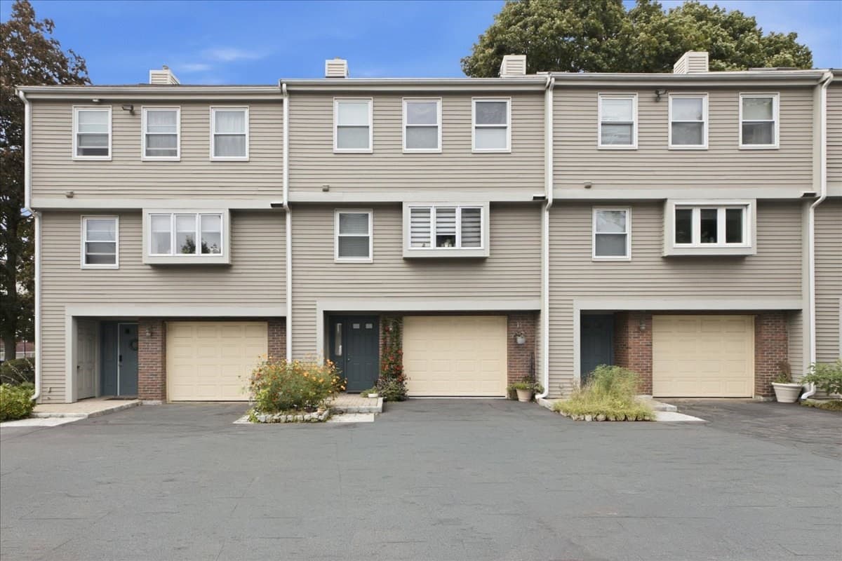 Condominium at 174 Adams Street # 2, Newton MA 02458, photo 2 of 27