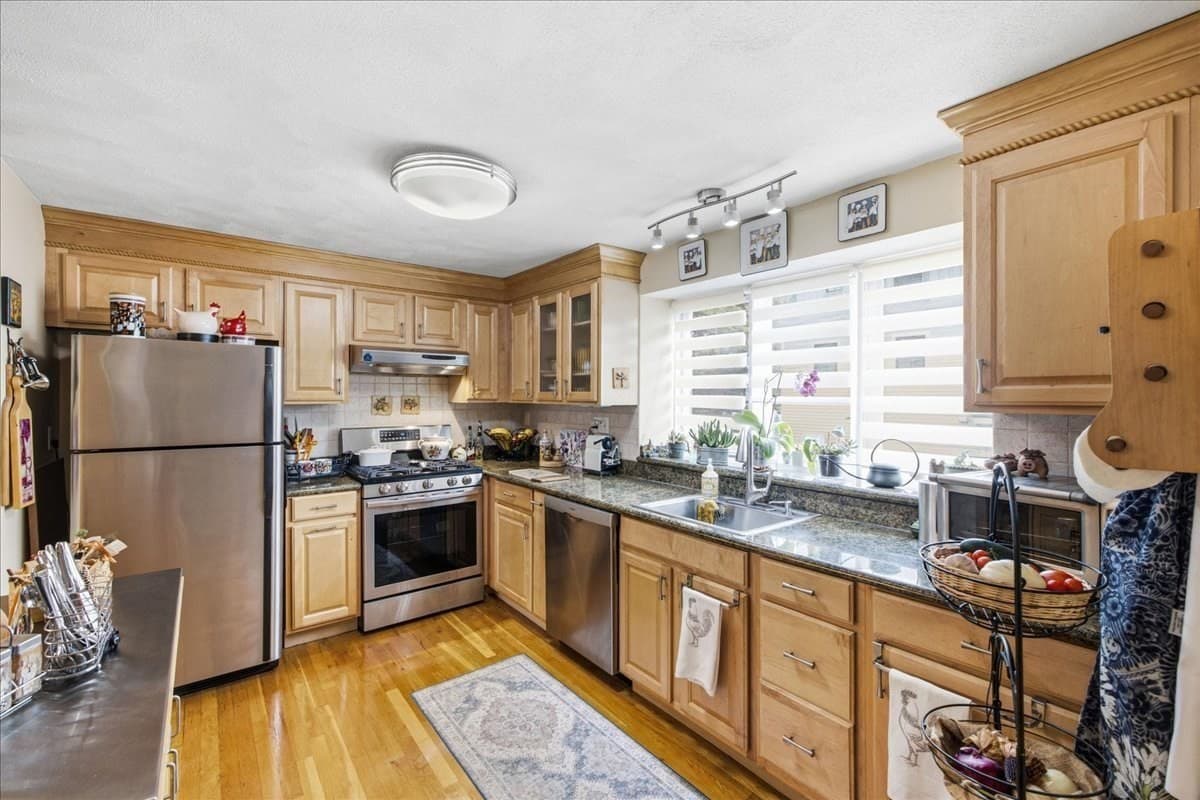 Condominium at 174 Adams Street # 2, Newton MA 02458, photo 13 of 27