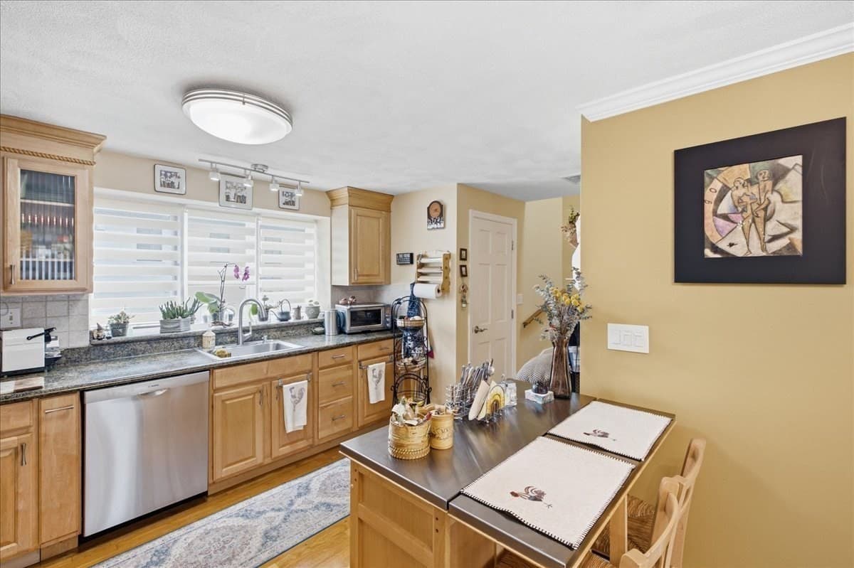 Condominium at 174 Adams Street # 2, Newton MA 02458, photo 11 of 27