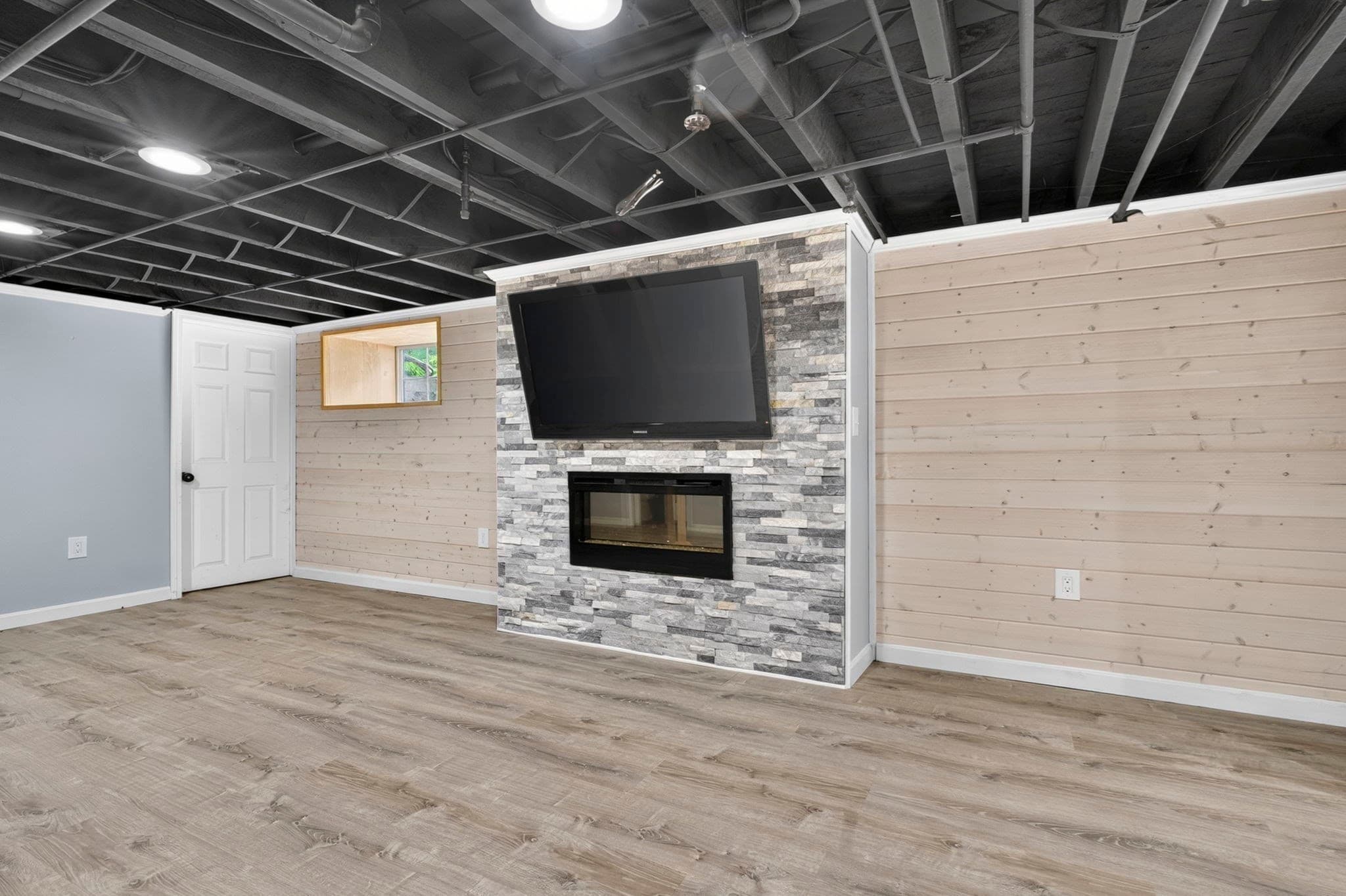 Single Family Residence at 43 Madison St, Amesbury MA 01913, Amesbury, photo 17 of 28