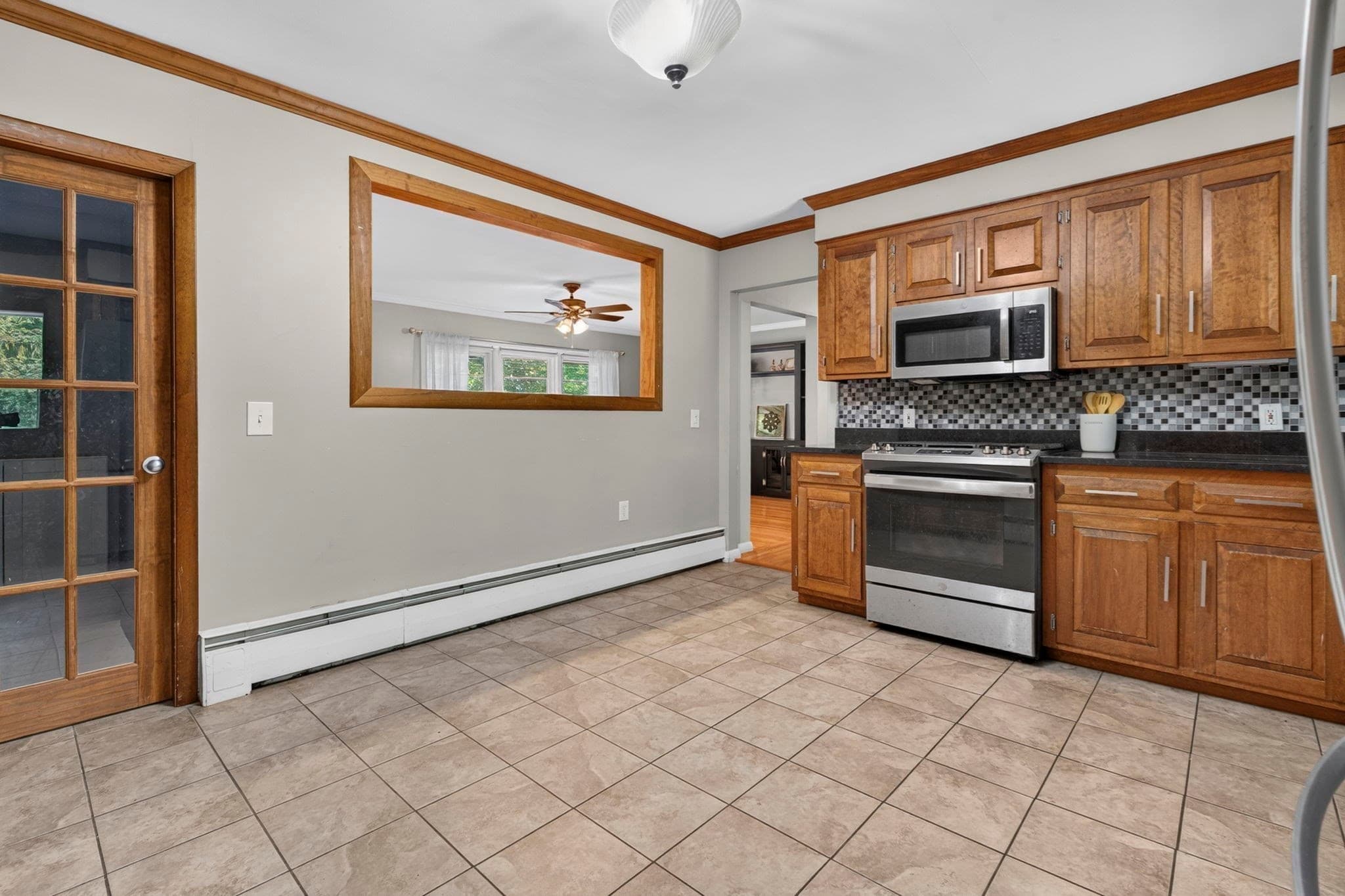 Single Family Residence at 43 Madison St, Amesbury MA 01913, Amesbury, photo 7 of 28