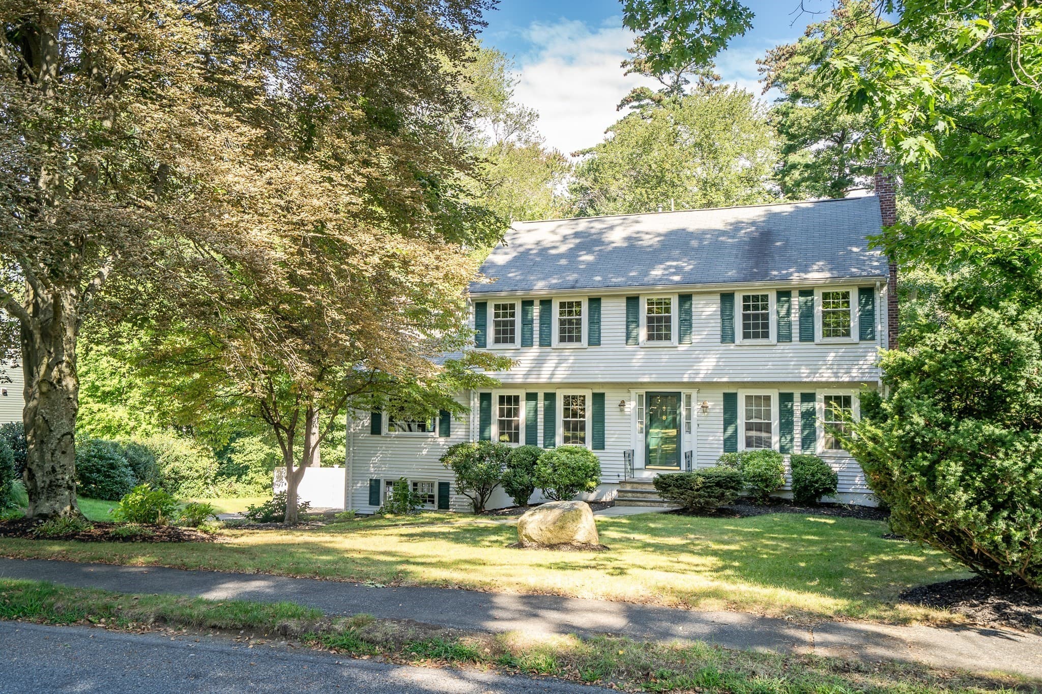 Single Family Residence at 8 Barry Dr, Framingham MA 01702, Framingham, photo 2 of 42